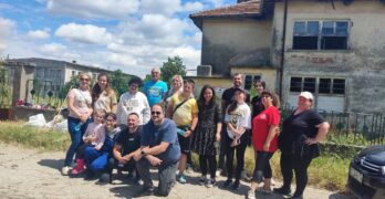 20 доброволци чистиха училището в село Студена, община Свиленград