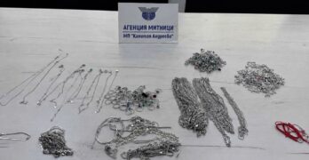 Митничари на МП Капитан Андреево задържаха контрабандни сребърни изделия