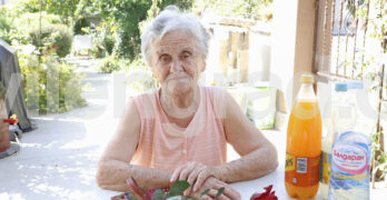 Честита  95-та годишнина на Елена Киркова, директор на свиленградската гимназия