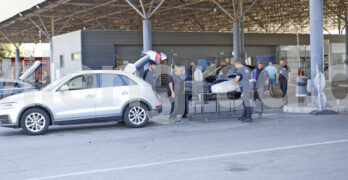 Нов удар срещу контрабандата на „Капитан Андреево“: Иззеха хиляди безакцизни цигари, маркови стоки и храни