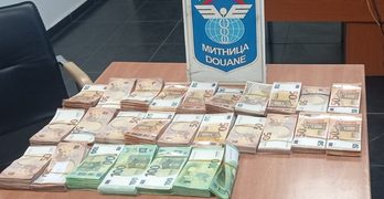Пари в обувките и куфарите: Как митничарите на „Капитан Андреево“ разкриха 6 нарушения за ден