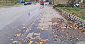 Забелязано в Свиленград: Фекални води извират на ул. „Д-р Страшимир Дочков“, в района ухае на обществена тоалетна