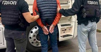 ГДБОП задържа над 12 кг кокаин на „Капитан Андреево“, арестуван е чужд гражданин/видео/