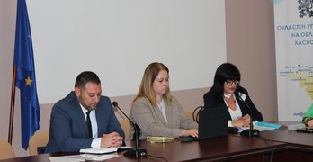 Дискусия за предизвикателствата и проблемите пред услугата „Приемна грижа“