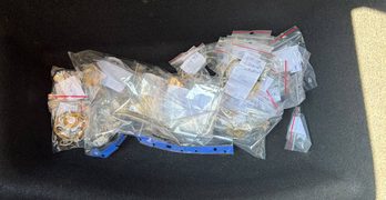 Митничари на МП Капитан Андреево  задържаха недекларирано злато за над 100 000 евро